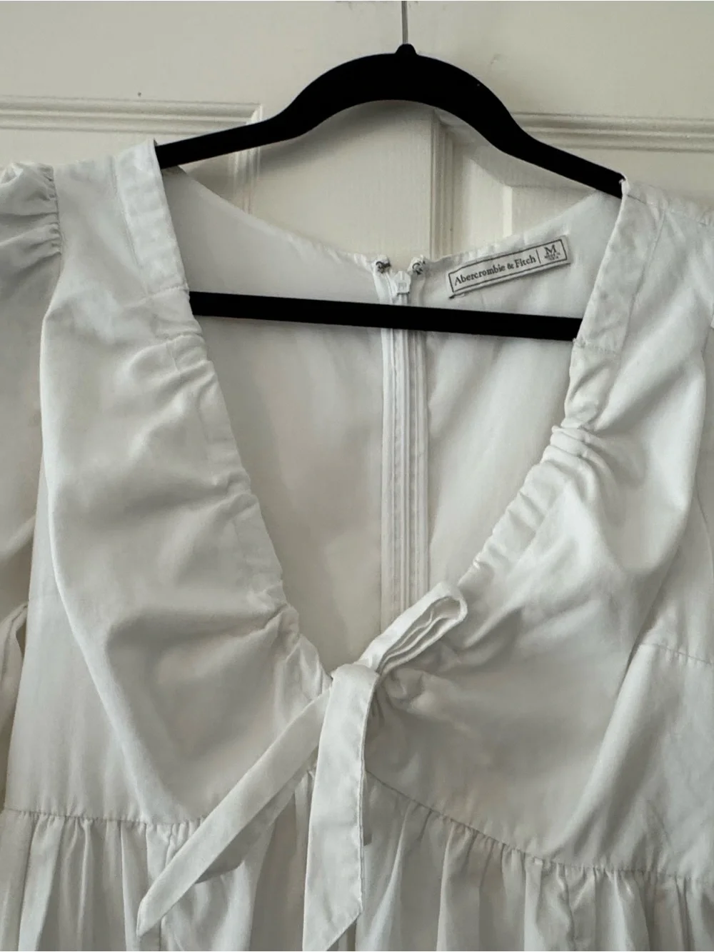 Abercrombie & Fitch White Puff Sleeve V‑Neck Mini Dress